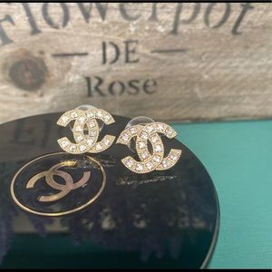 🌸🌸Chanel Earrings - Gold tone🌸